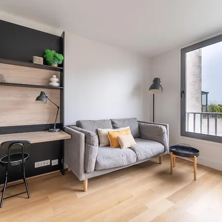 La D'arc De Triomphe *