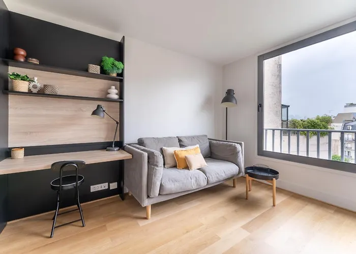 La D'arc De Triomphe *